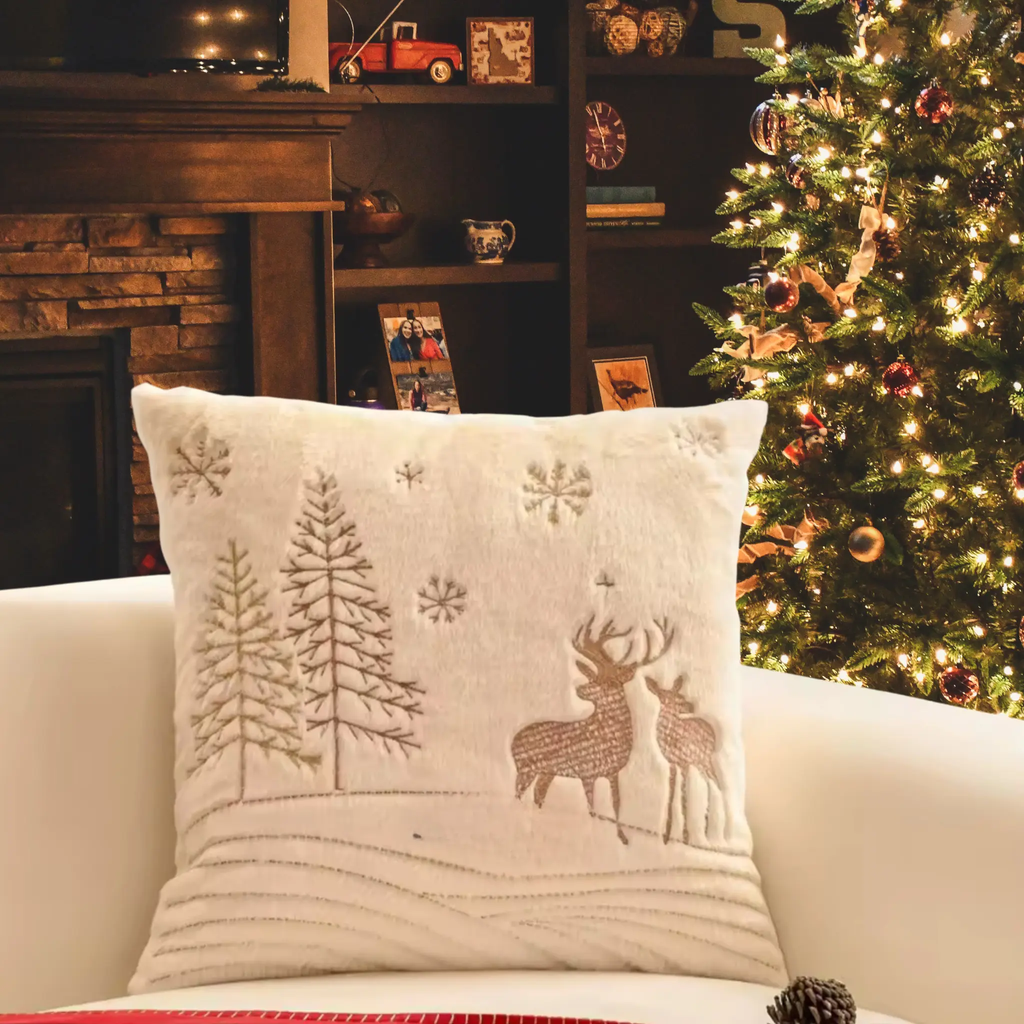 Housse de coussin brodée en peluche Fééries Mancelya