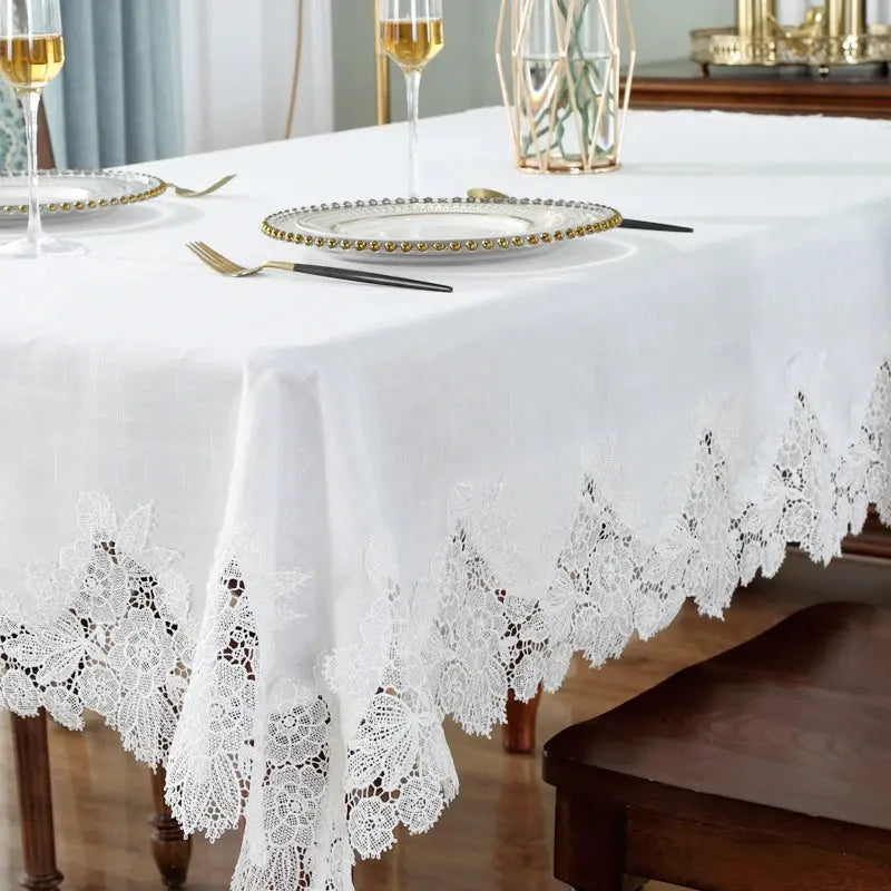 Nappe blanche de table américaine en dentelle brodée florale Fééries Mancelya